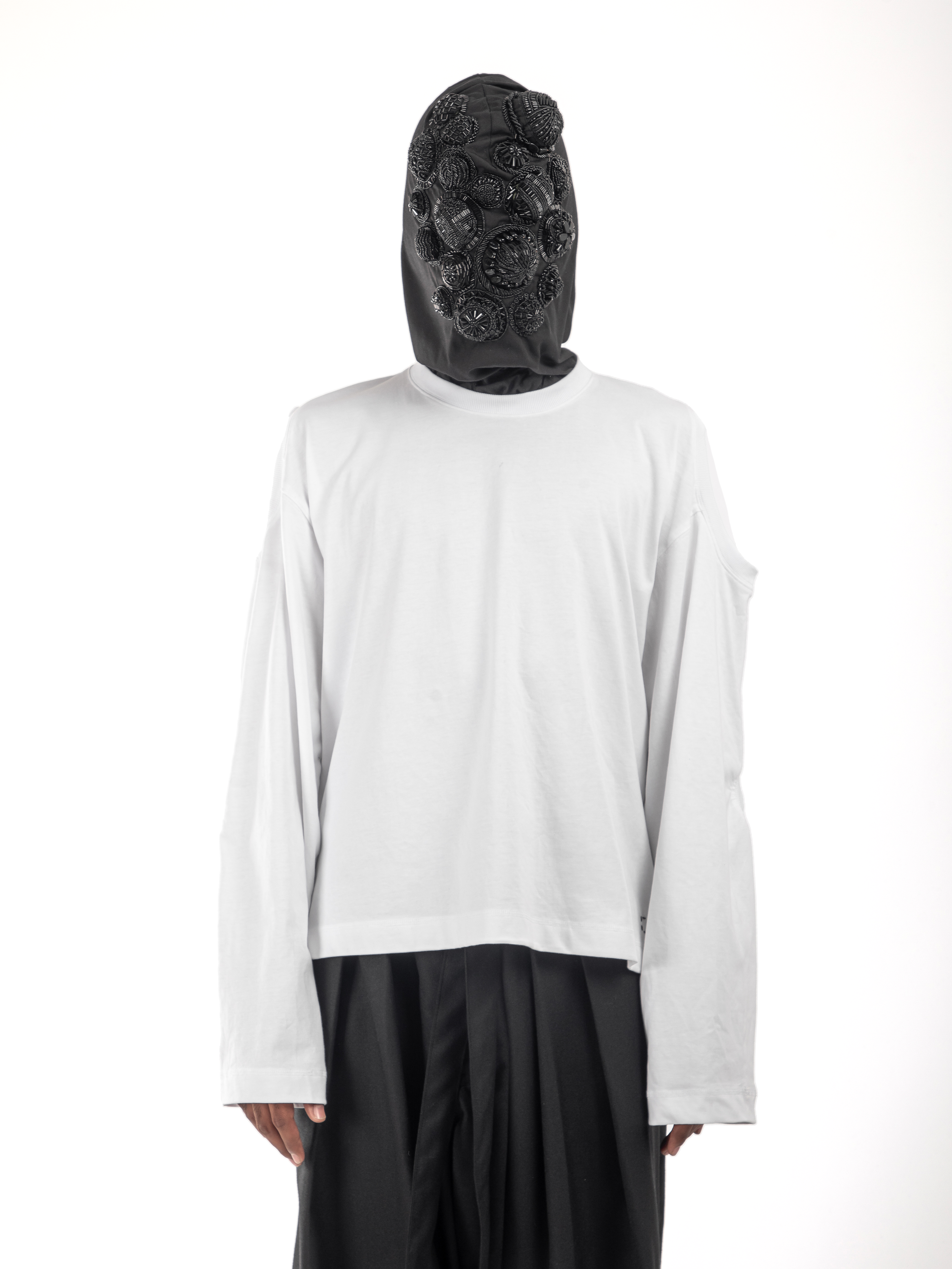 SIX HOLE TEE