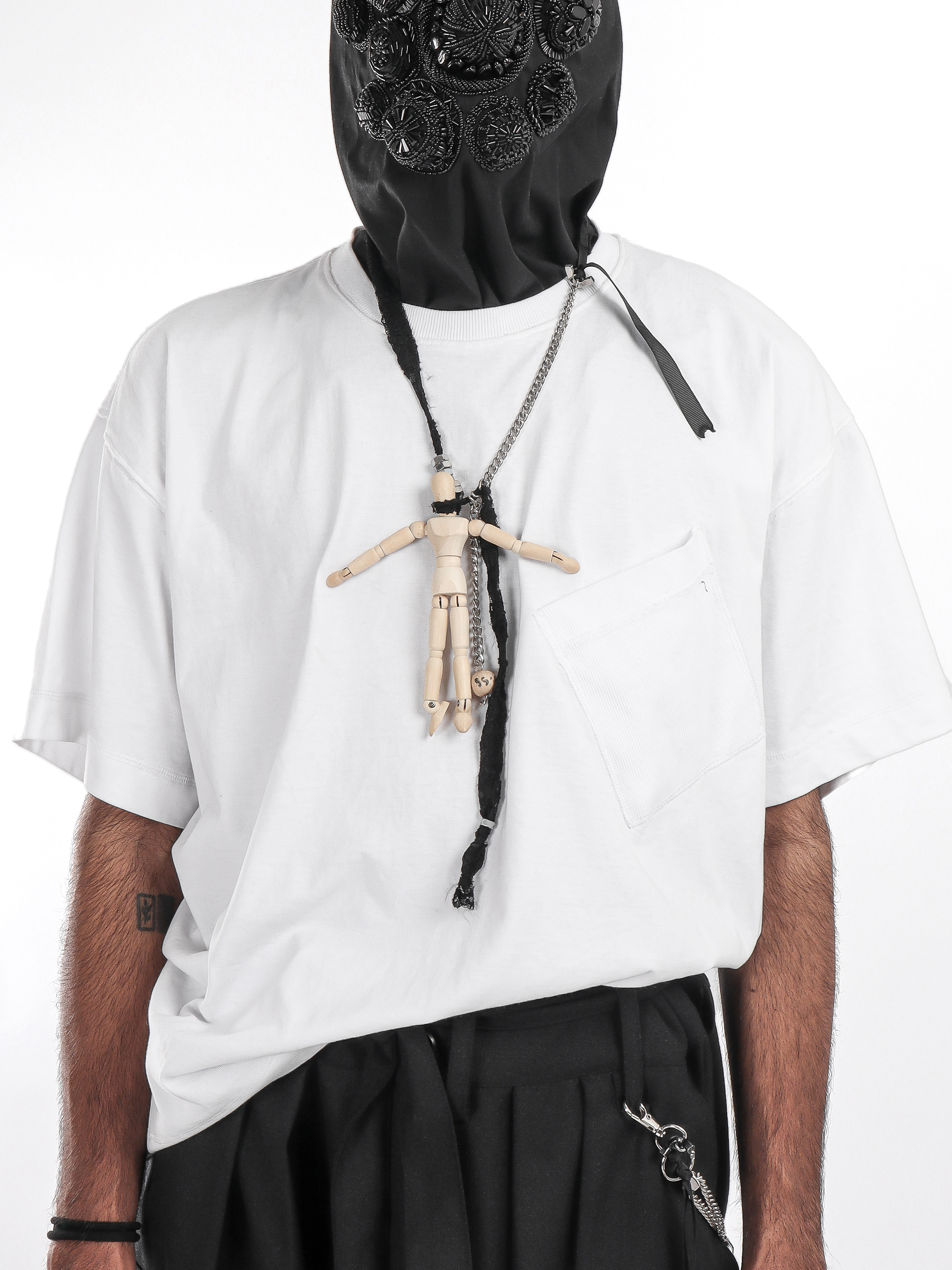 MANNEQUIN NECKLACE