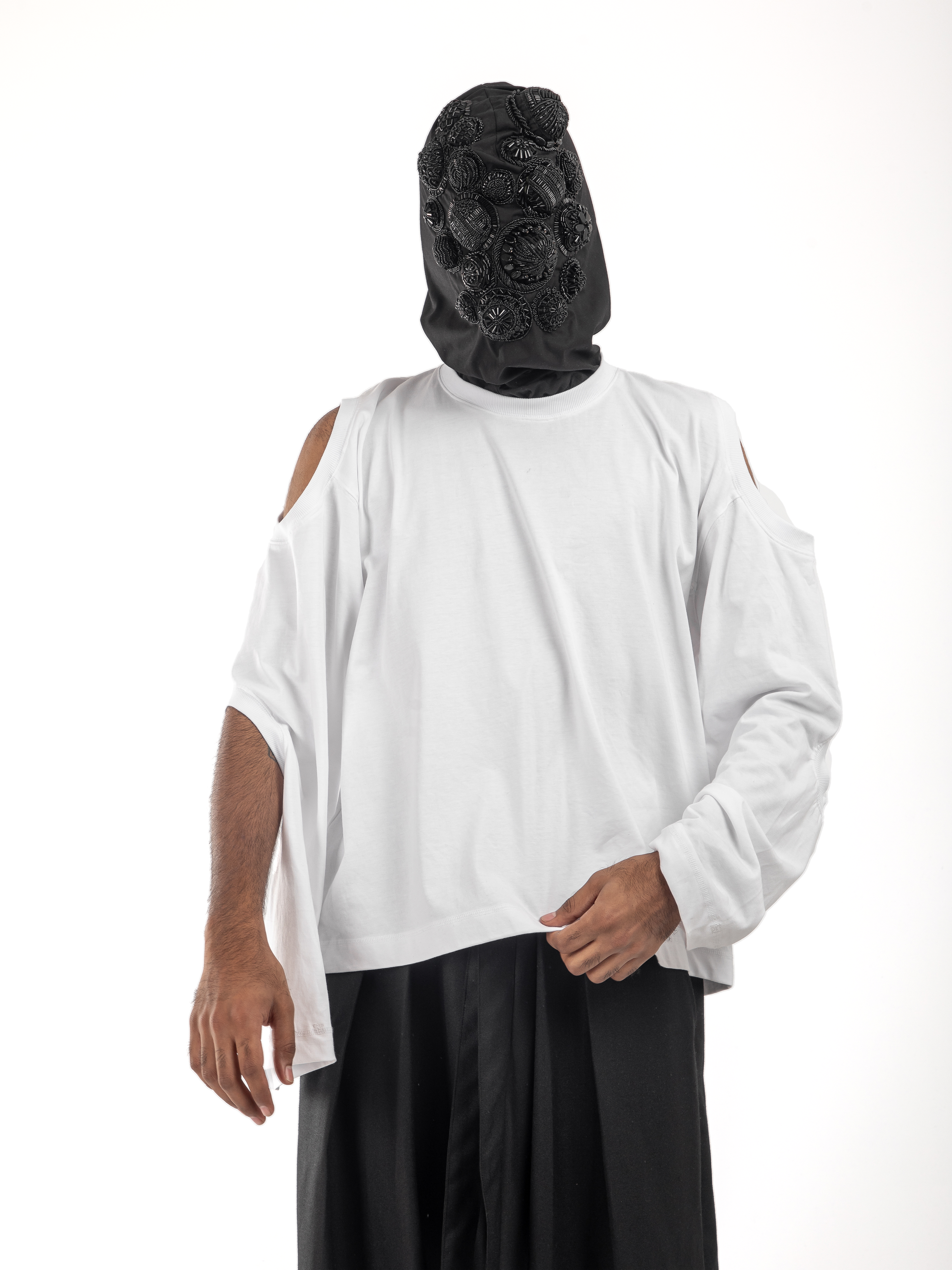 SIX HOLE TEE