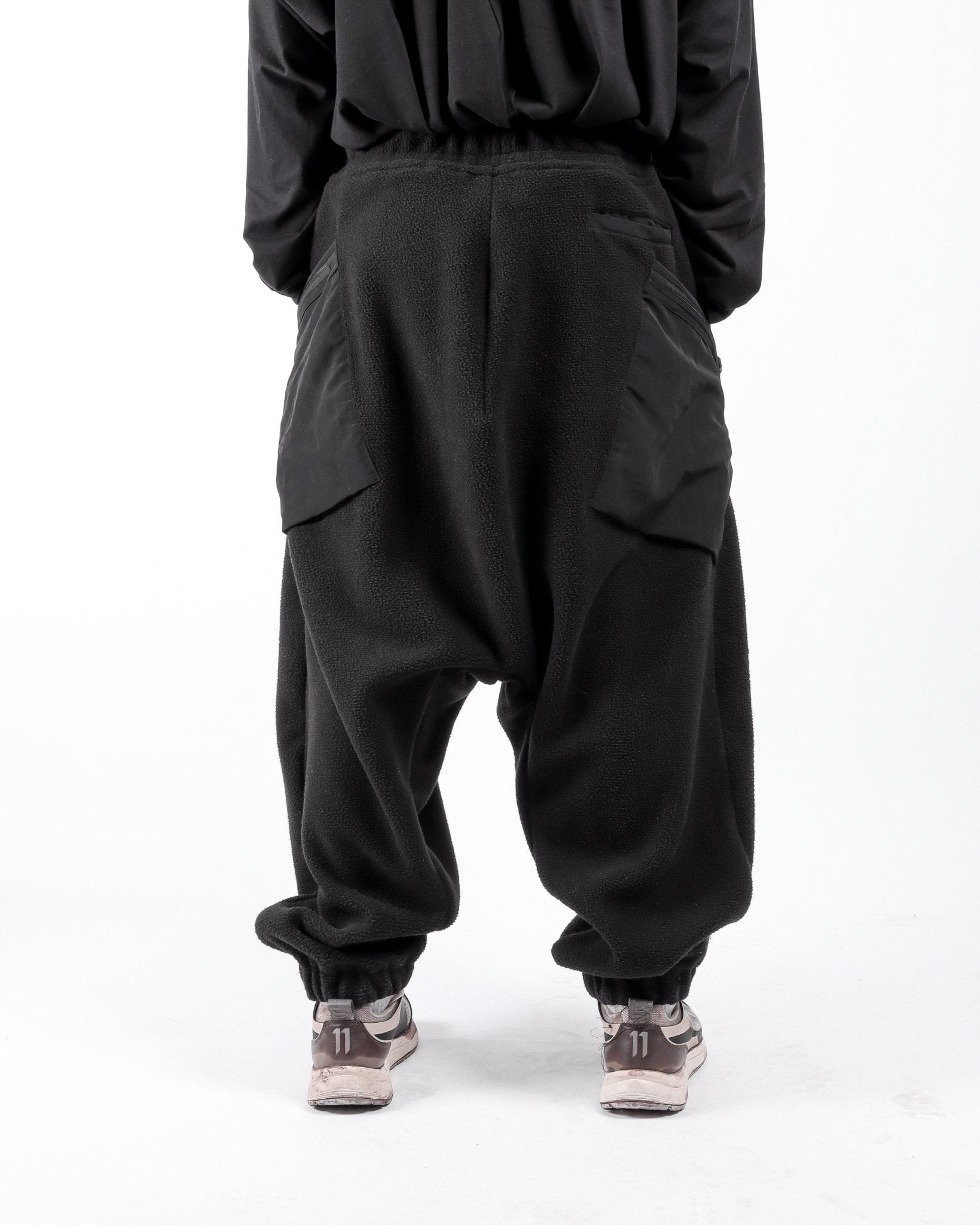 Fleece Cargo Sweatpants - GARUDA