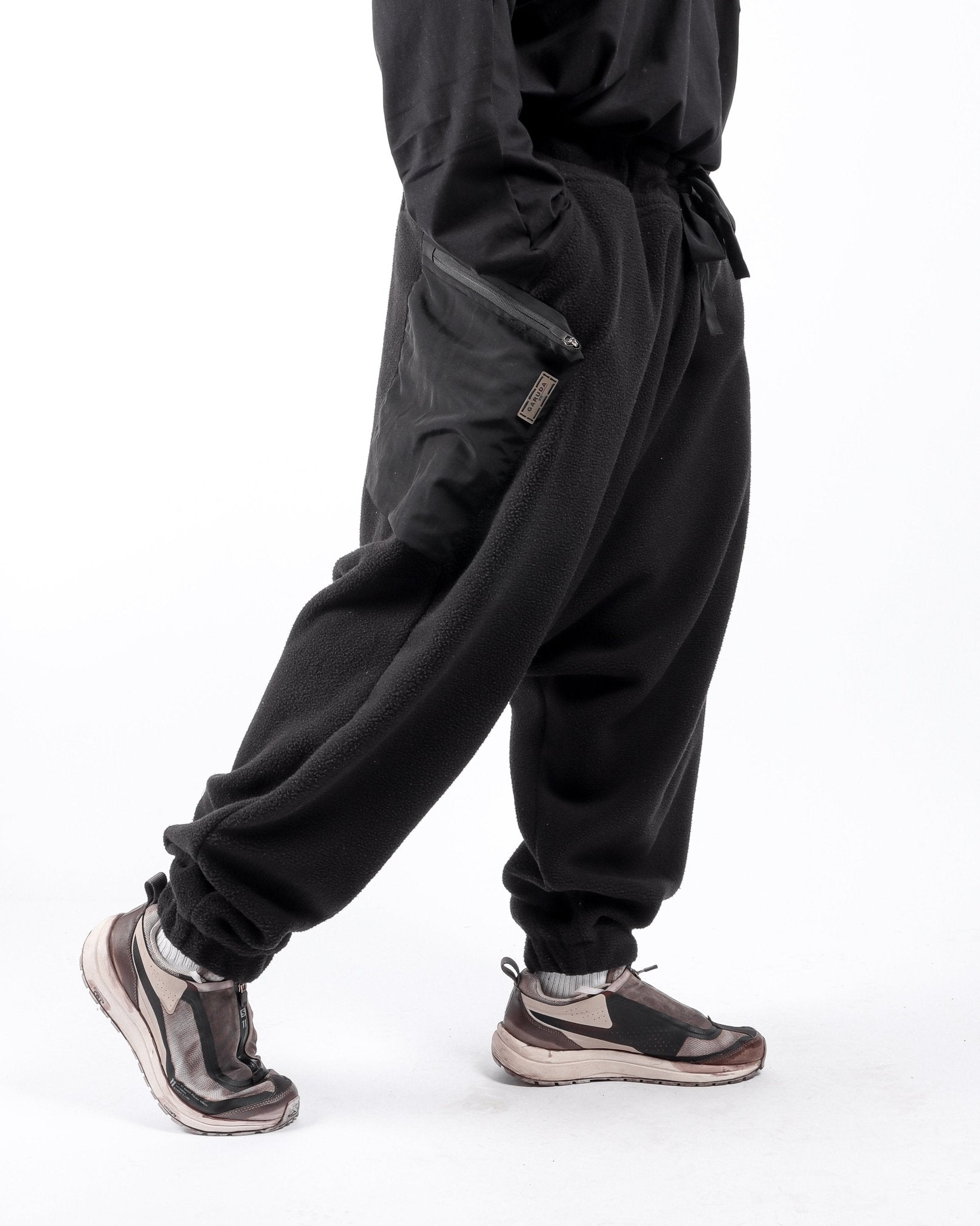 Fleece Cargo Sweatpants - GARUDA