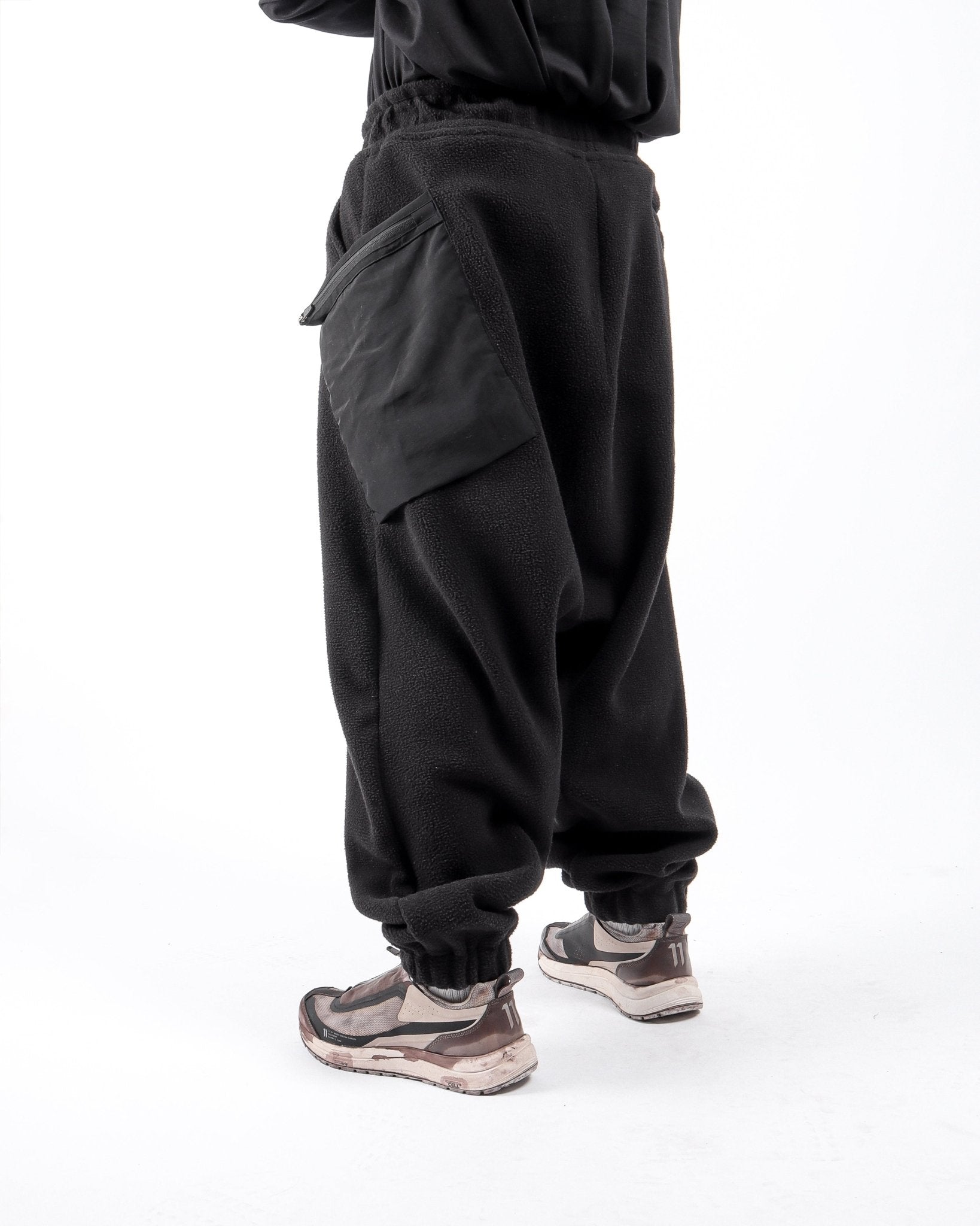 Fleece Cargo Sweatpants - GARUDA