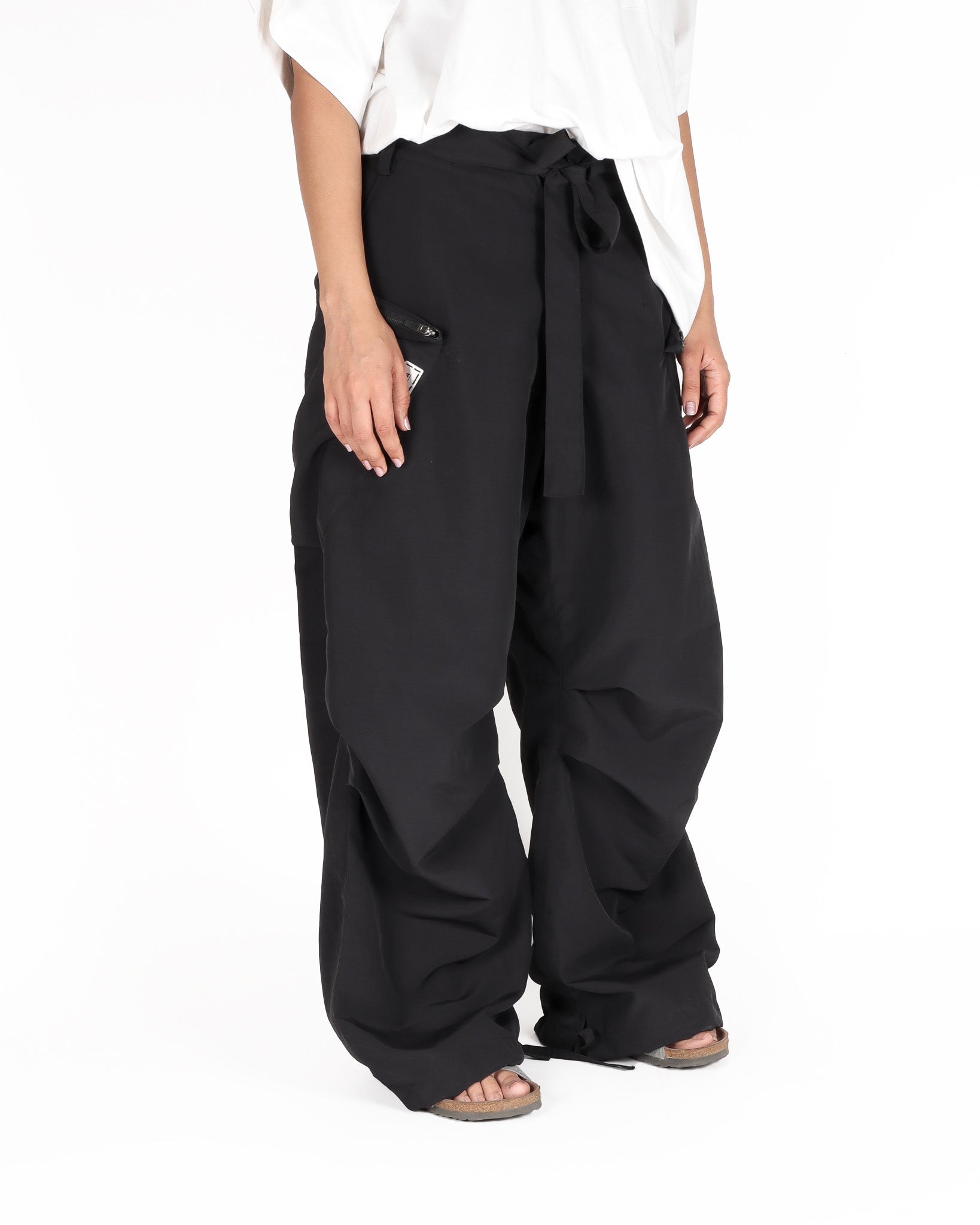 Buy ONLY Black Solid Regular Fit Polyester Blend Womens Pants | Shoppers  Stop